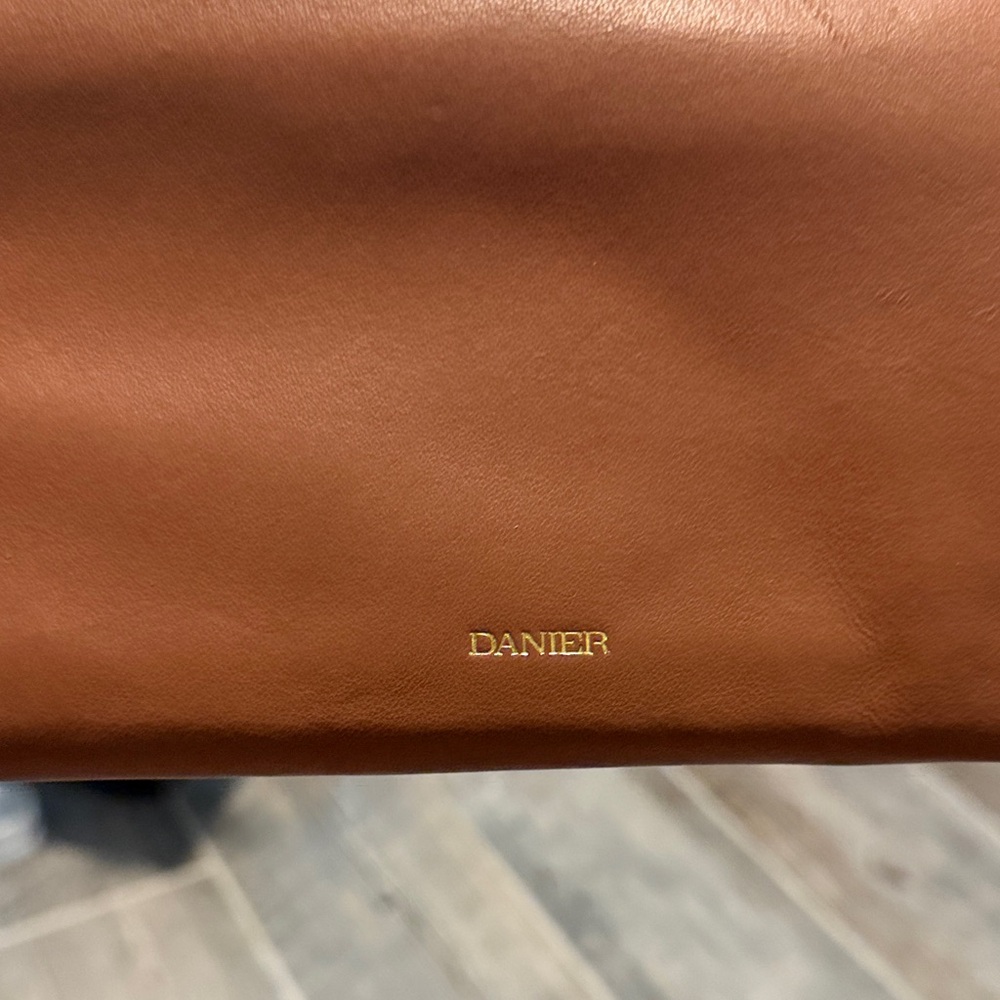 NWT Danier Brown Leather Clutch - Picture 6 of 7